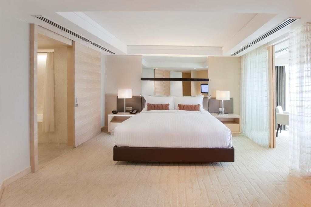 Dorsett Grand Subang Room and Bed