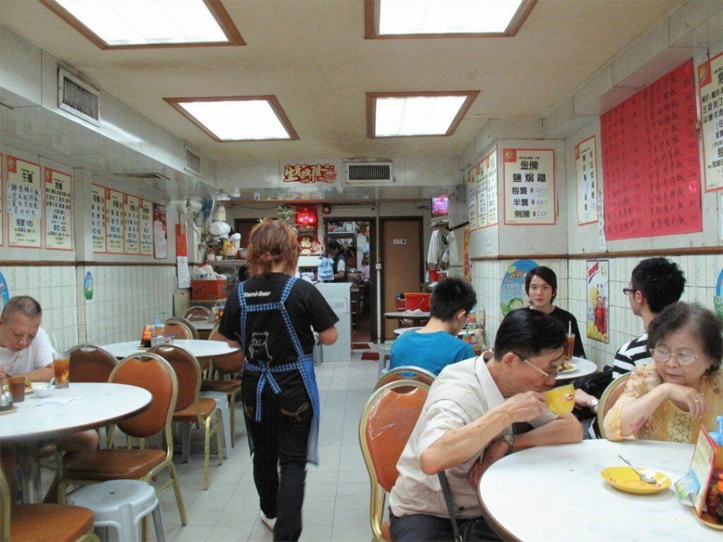 大圍美食漢年茶餐廳舊式裝潢，永恆不朽