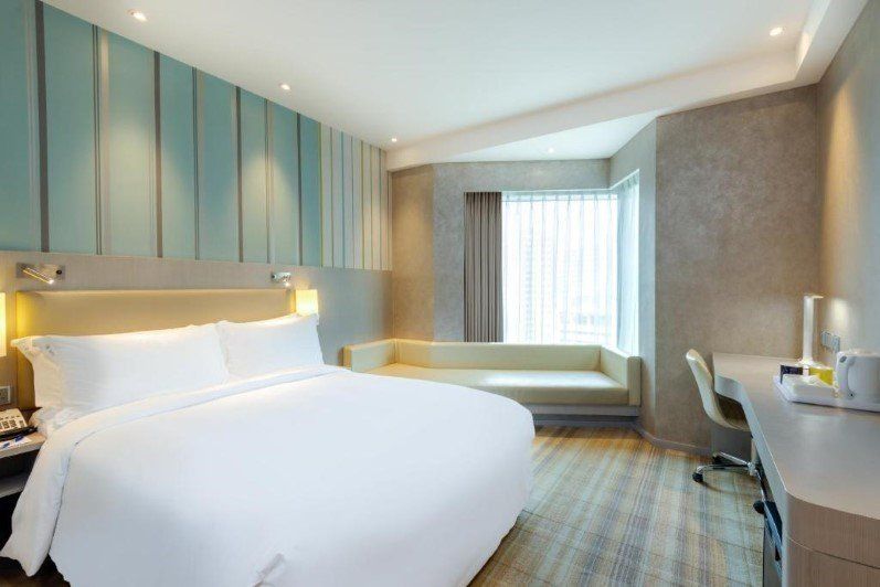 Hourly rate hotel Holiday Inn Express Mongkok room interior