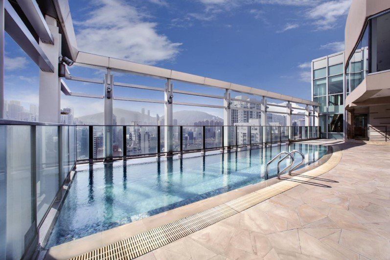 nina hotel causeway bay rooftop swimming pool