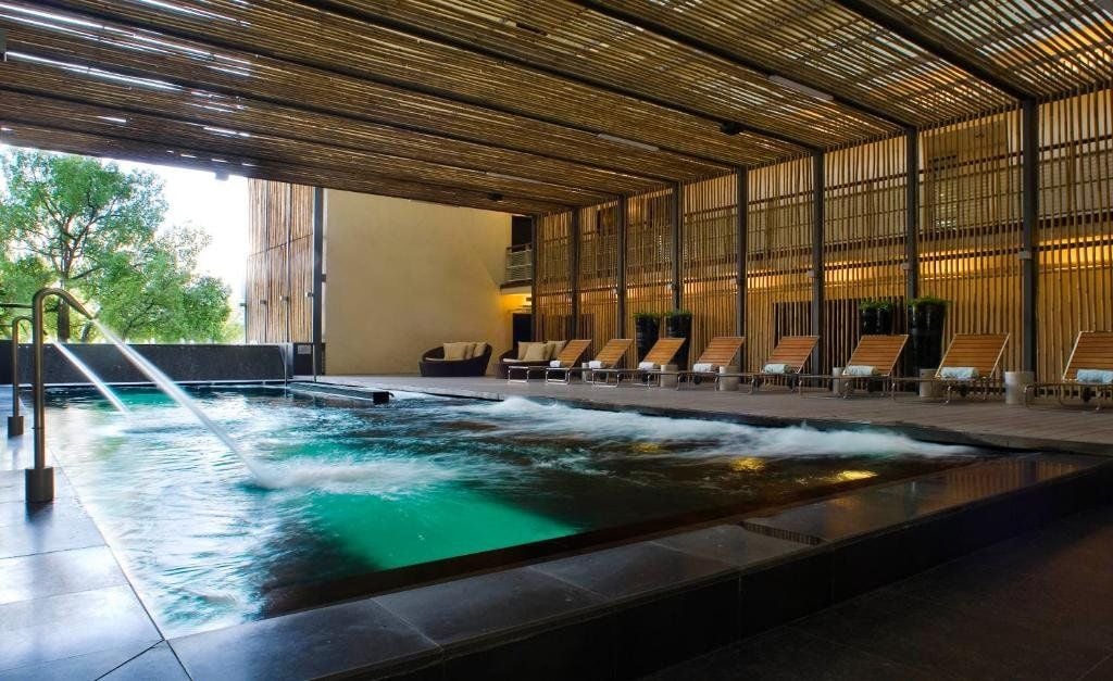 Hotel Maya Kuala Lumpur Outdoor Swimming Pool