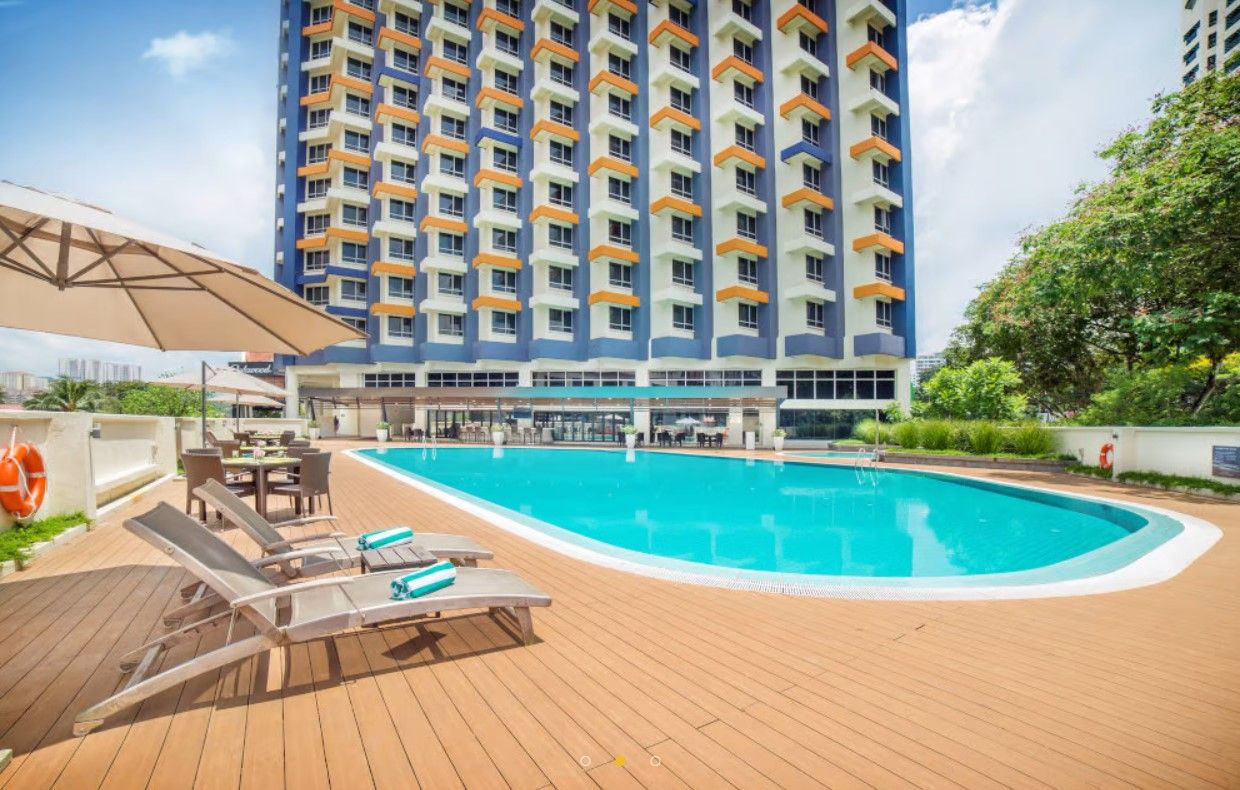 Outdoor swimming pool in Oakwood Hotel & Residence Kuala Lumpur