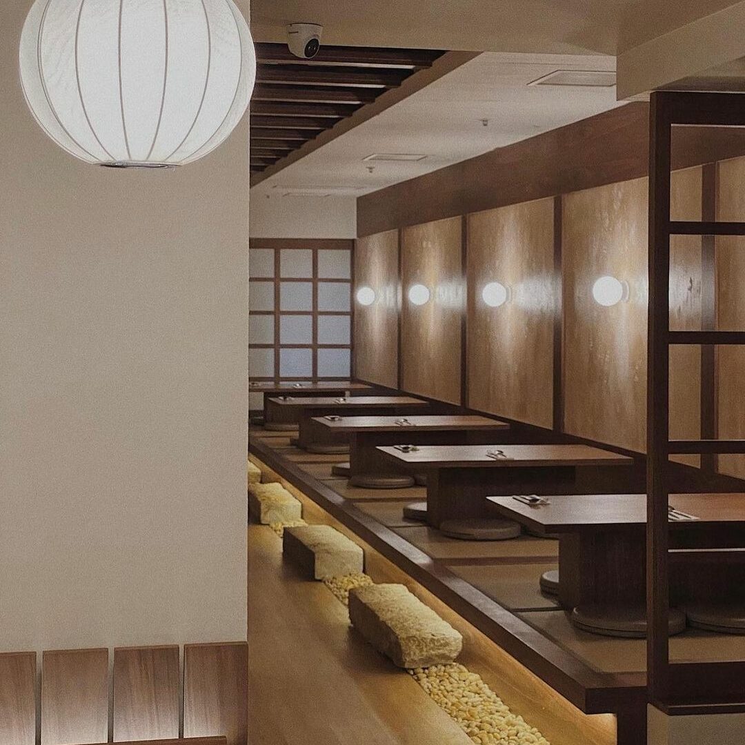Muta Restaurant by ATUM 大玩日系木調風格，設榻榻米座位。