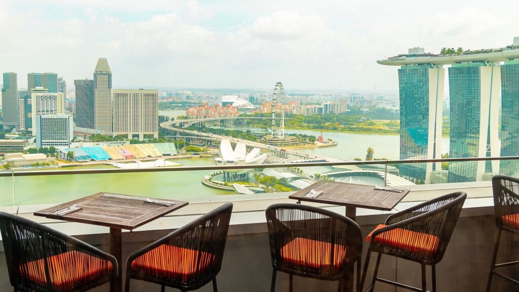 best rooftop bars in singapore - level33