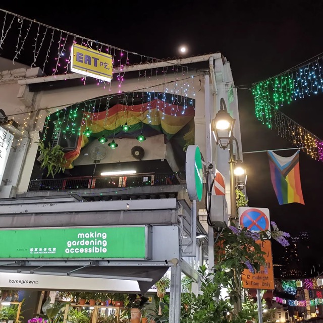 best gay bars in singapore - Dorothy's Bar
