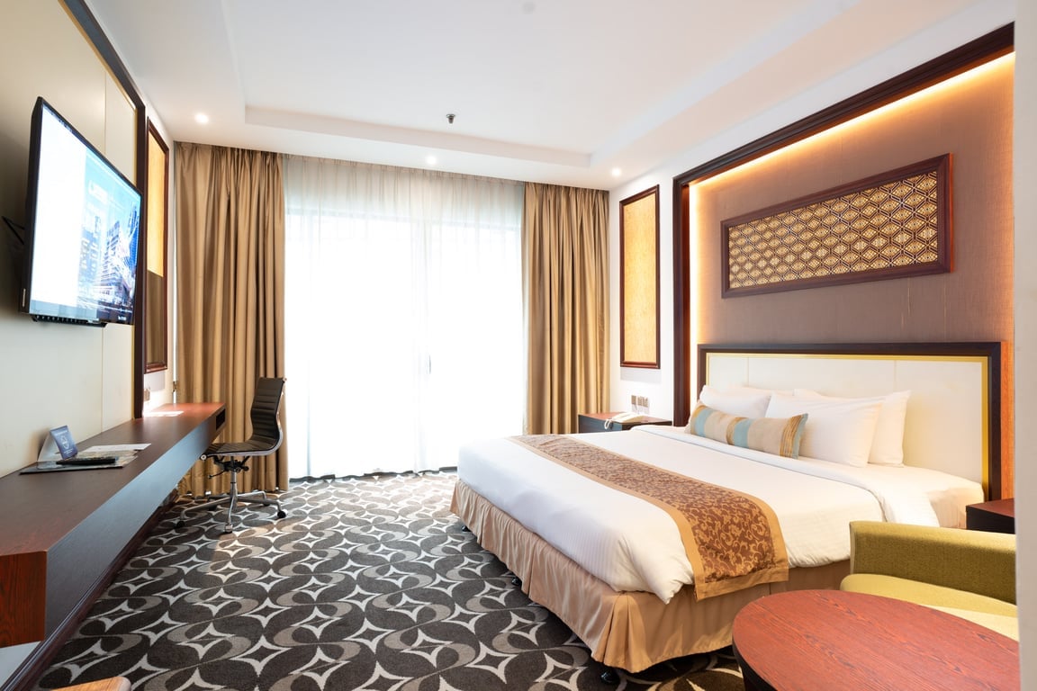 Corus Hotel Kuala Lumpur dekat Menara Petronas & Stesen LRT KLCC