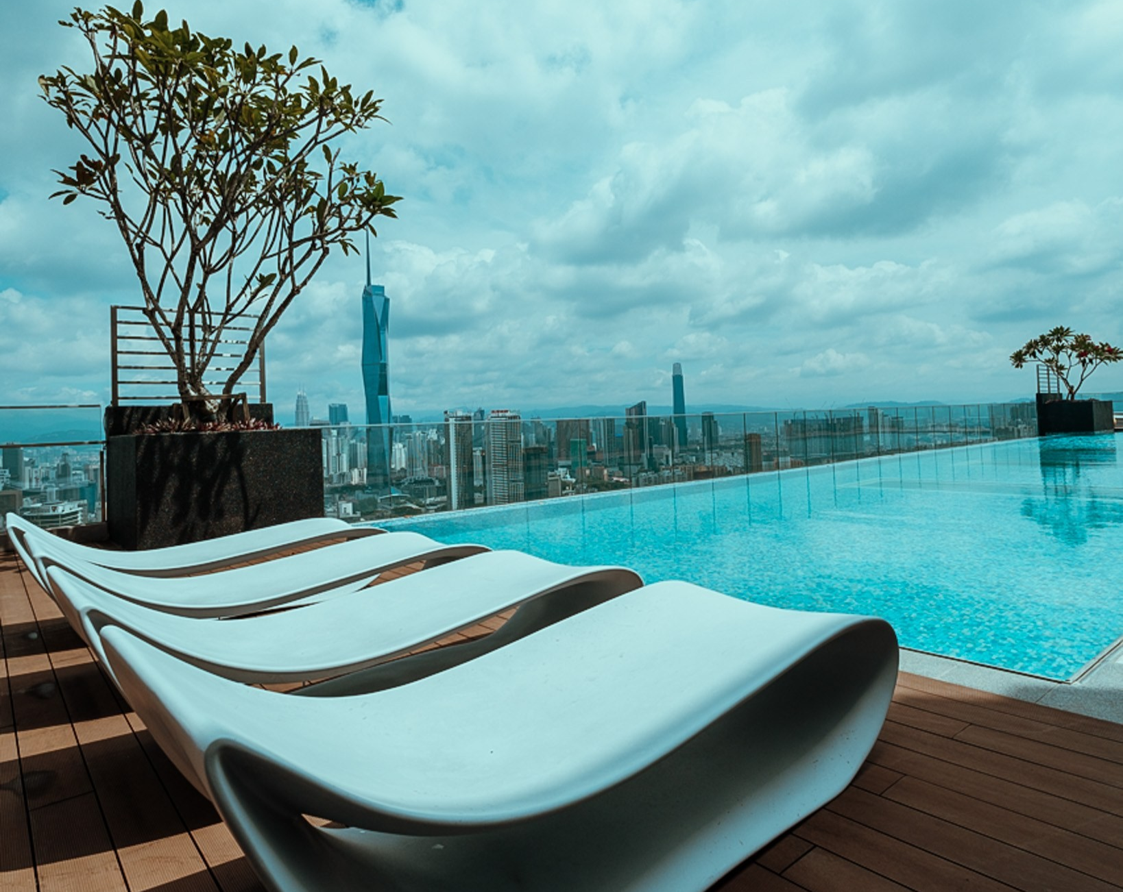Upper Hotel Suites – New Hourly Stay near KL Sentral with Rooftop Infinity Pool