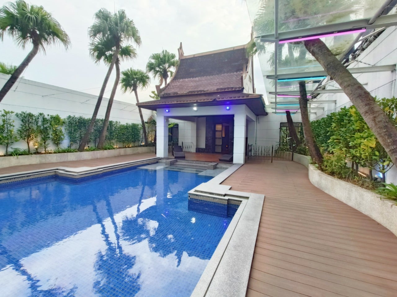 圖:探索汽車旅館 - 南港館官網