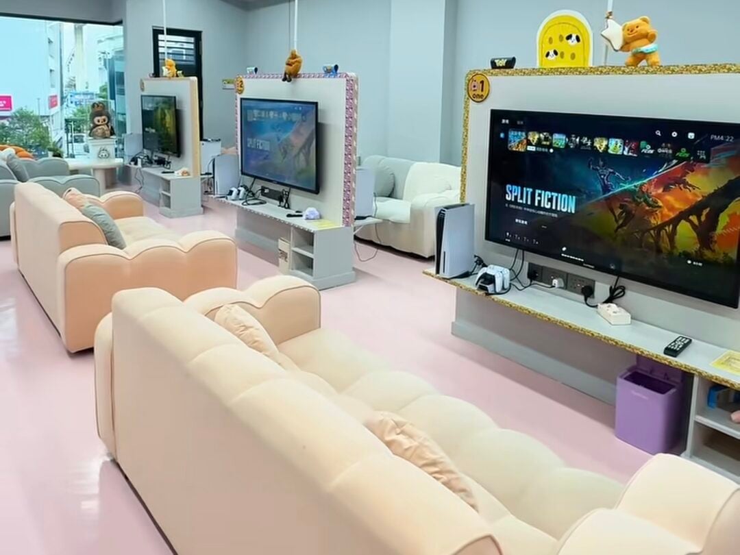 cyber cafe near me