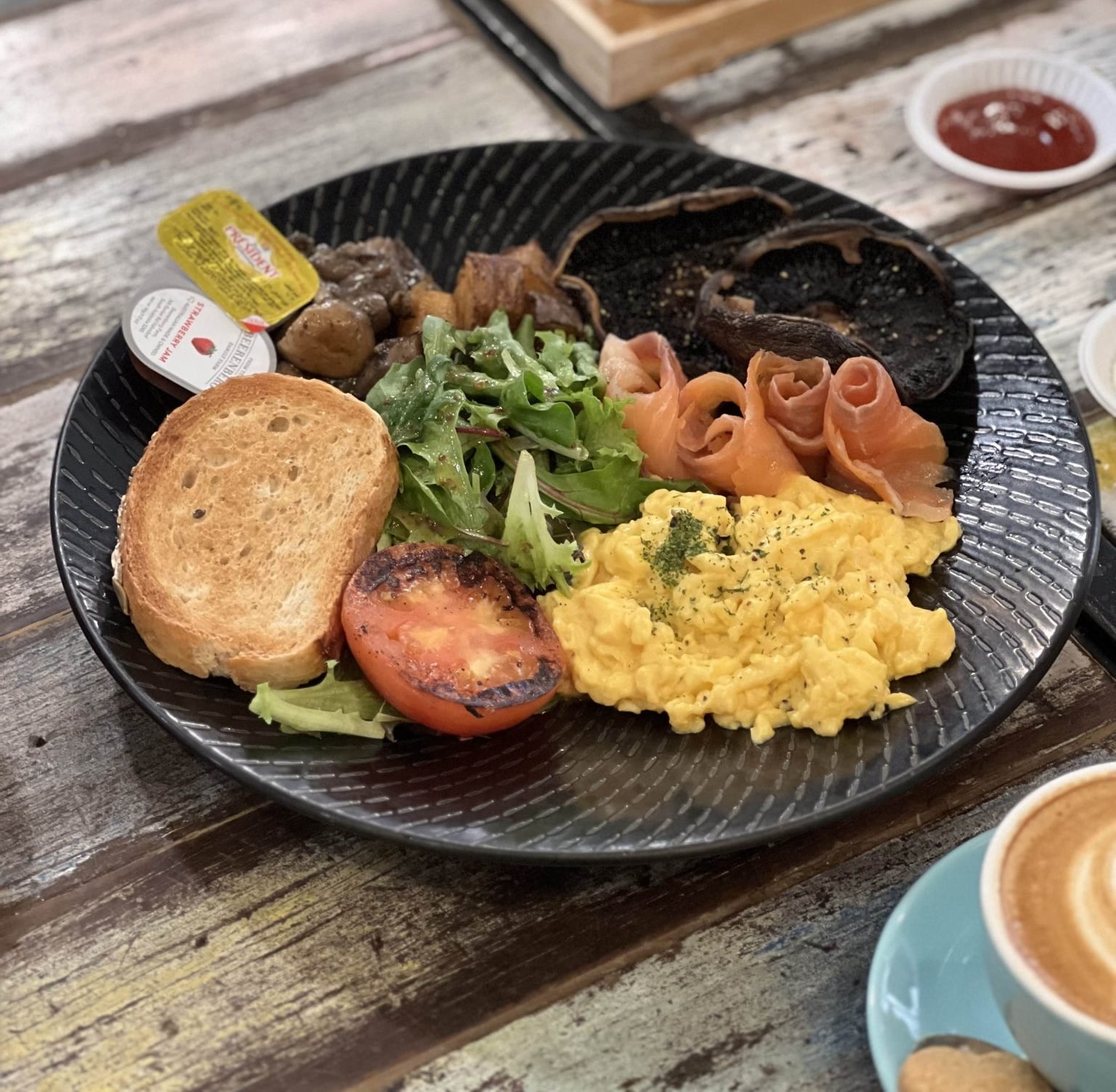 All-day breakfast at Brunches Cafe for a cafe hopping Singapore itinerary