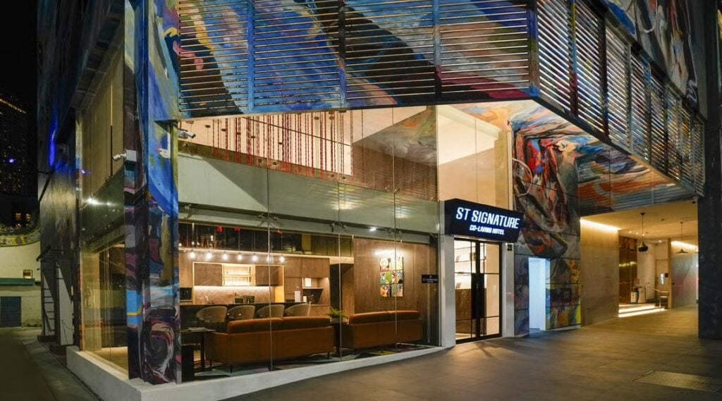 ST Signature Bugis Middle Exterior