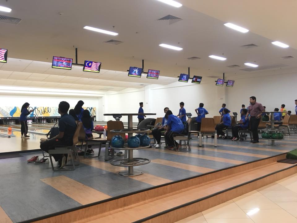 bowling near me
