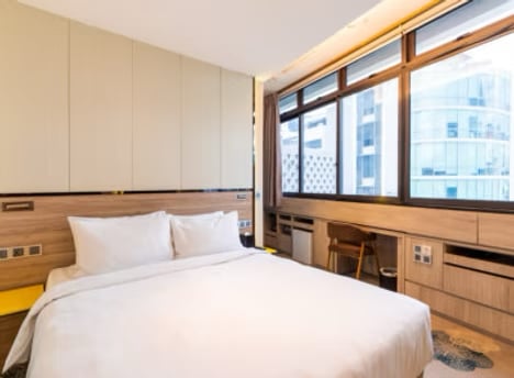 hourly hotel booking on Flow