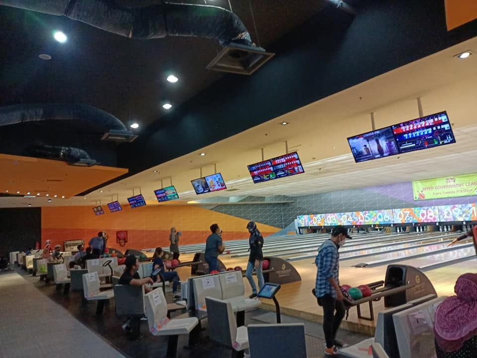 bowling near me