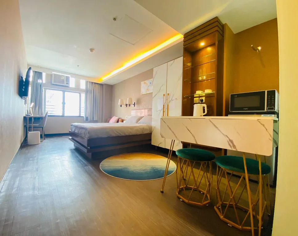 Sunny Day Hotel room in Mong Kok